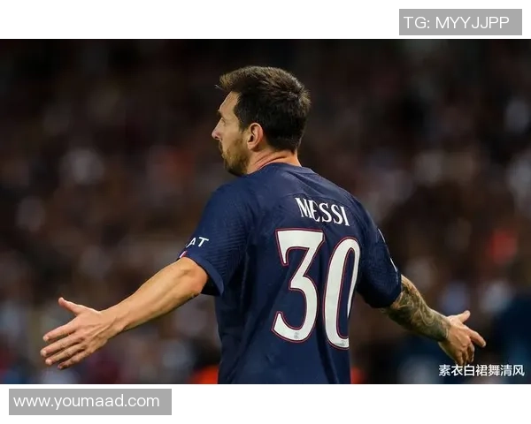 3号红白色球衣背后闪耀的足球明星与传奇生涯解析